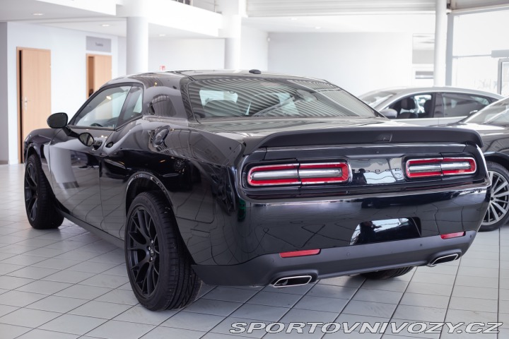 Dodge Challenger GT AWD 2021