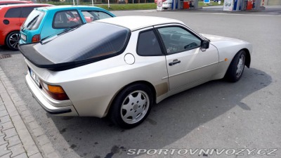 Porsche 944 