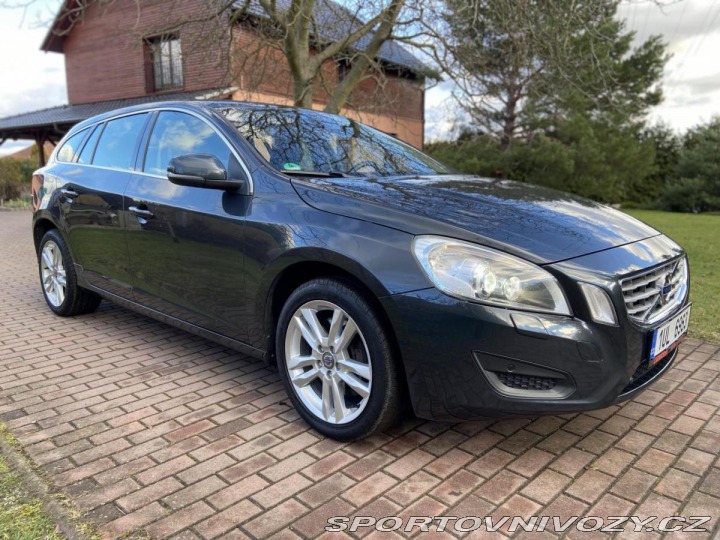 Volvo V60 2,4D 158kw 2014