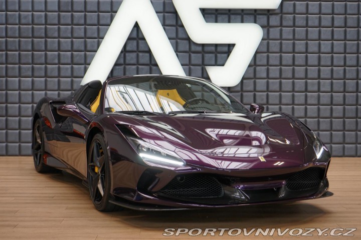 Ferrari F8 Spider Full-Carbon Viola 2022