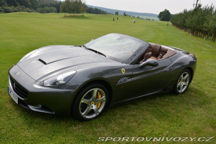 Ferrari California Top Podepsaná KIMI RAIKKO 2011