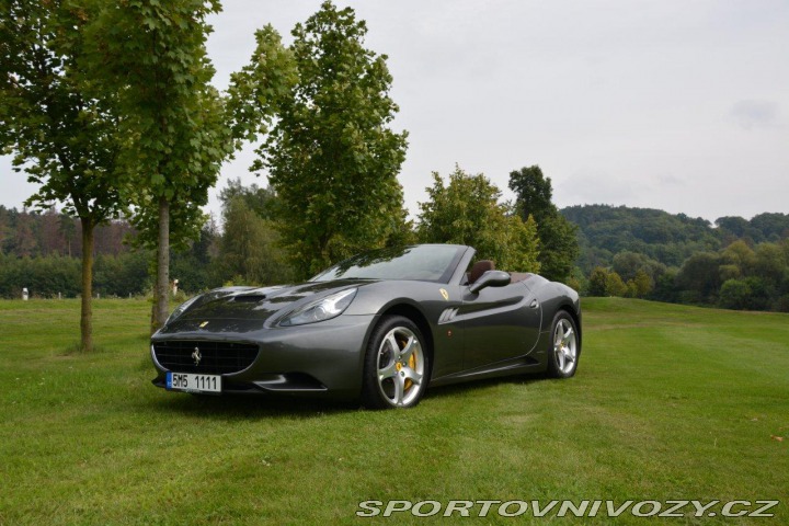 Ferrari California Top Podepsaná KIMI RAIKKO 2011