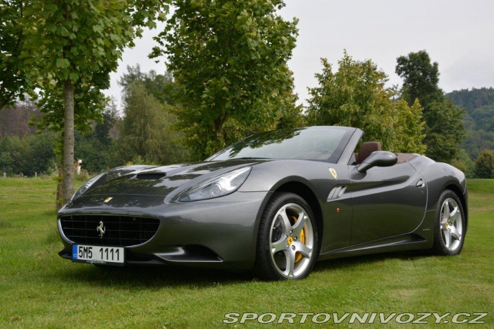 Ferrari California Top Podepsaná KIMI RAIKKO 2011