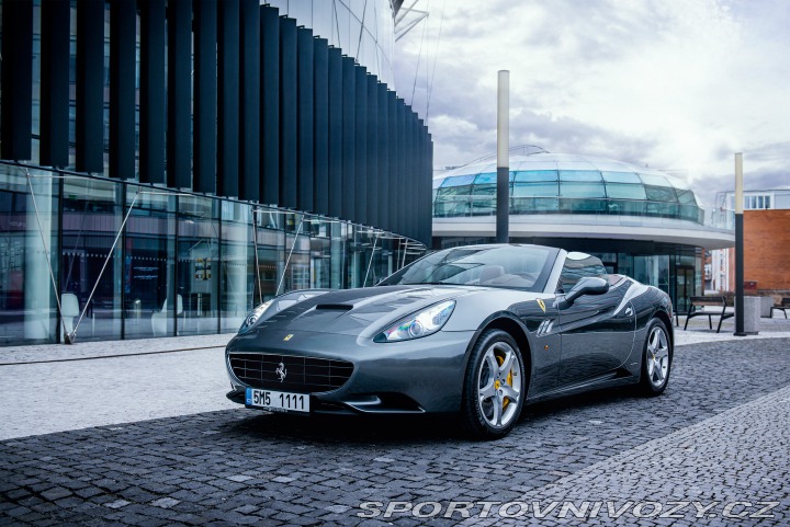 Ferrari California Top Podepsaná KIMI RAIKKO 2011