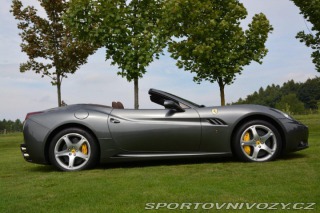 Ferrari California Top Podepsaná KIMI RAIKKO 2011