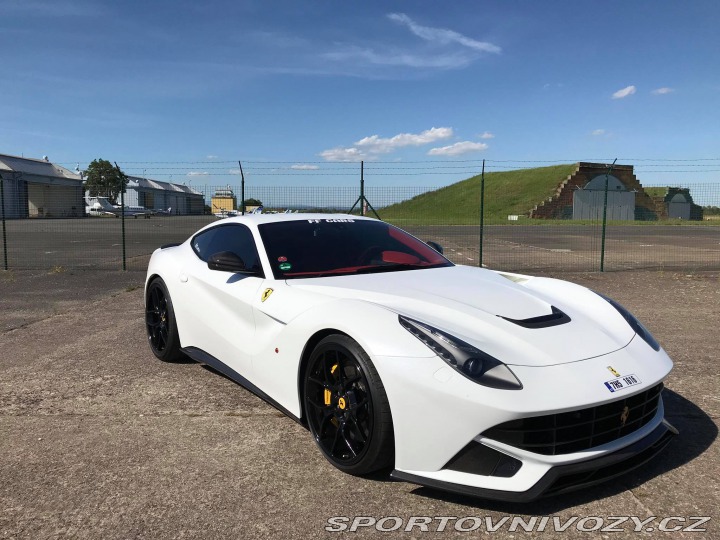 Ferrari F12berlinetta NOVITEC FULL CARBON 2013