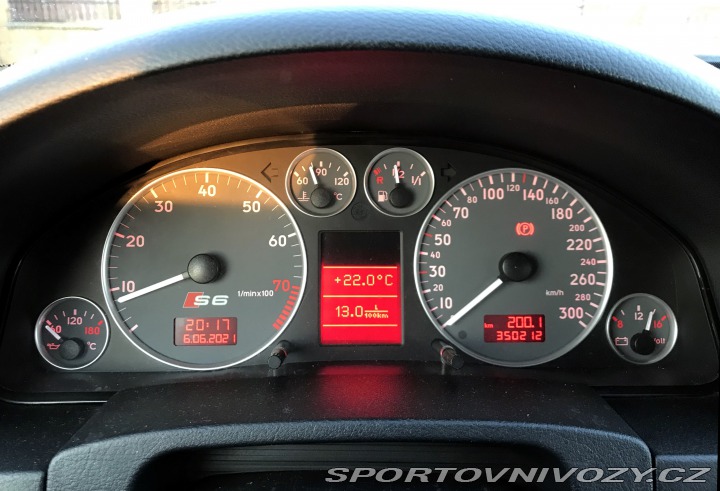 Audi S6 AVANT 4.2 V8 340k MAN 4x4 2001