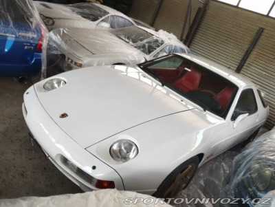 Porsche 928 S4 1991 v renovaci, lak