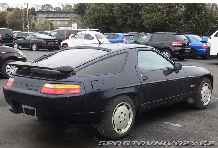 Porsche 928 S4 pěkné auto, EU verze 1994