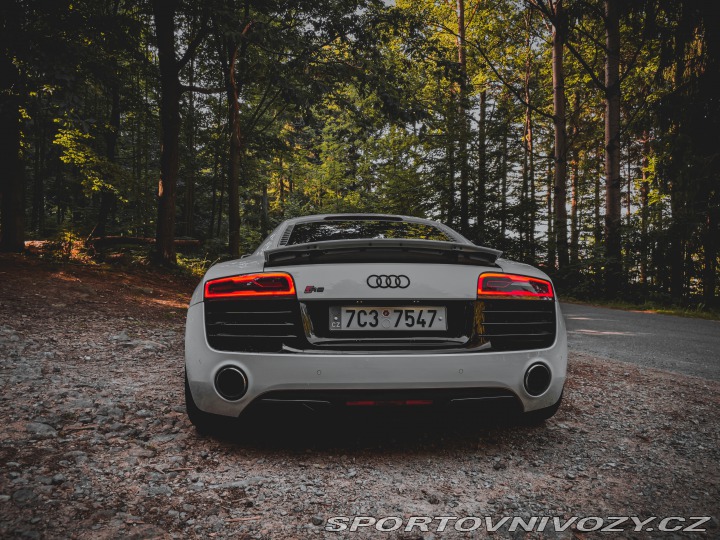 Audi R8 Facelift-5.2 V10,S-tronic 2013