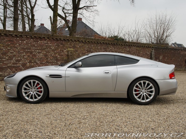Aston Martin Vanquish SLEVA! 2004