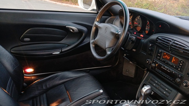 Porsche 911 996 Carrera 4 2001 po GO 2001
