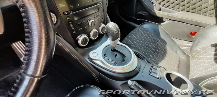 Nissan 370 Z byl krásný, hav. Málo km 2014