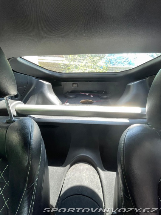 Nissan 370 Z byl krásný, hav. Málo km 2014