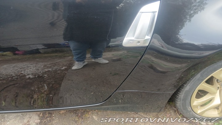 Nissan 370 Z byl krásný, hav. Málo km 2014