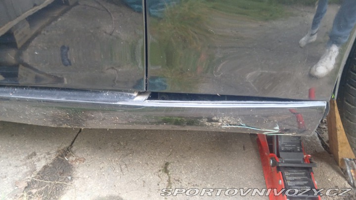 Nissan 370 Z byl krásný, hav. Málo km 2014