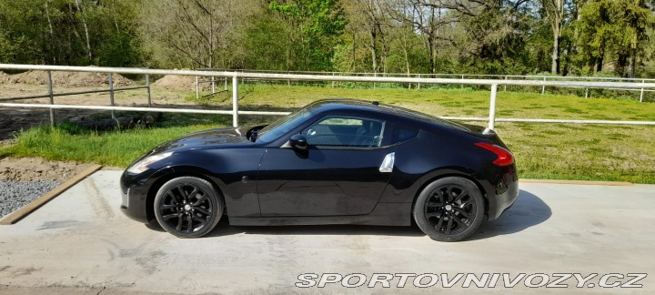 Nissan 370 Z krásný, facelift, málo km 2014