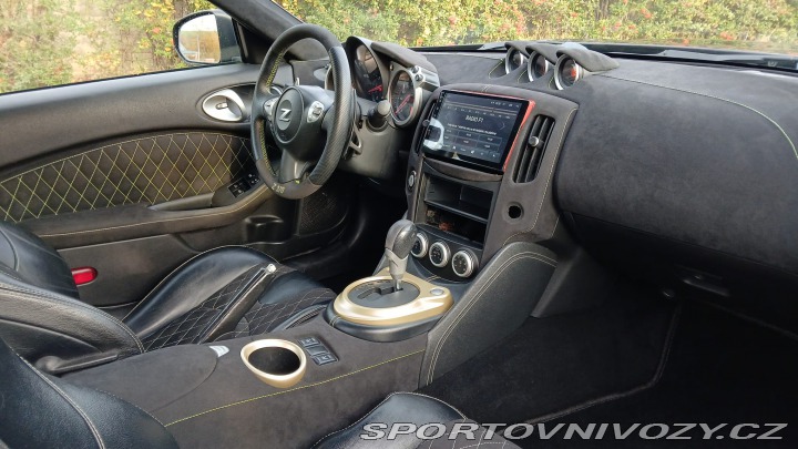 Nissan 370 Z krásný, facelift, málo km 2014