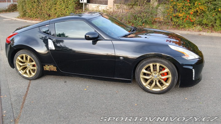 Nissan 370 Z krásný, facelift, málo km 2014