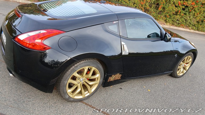 Nissan 370 Z krásný, facelift, málo km 2014