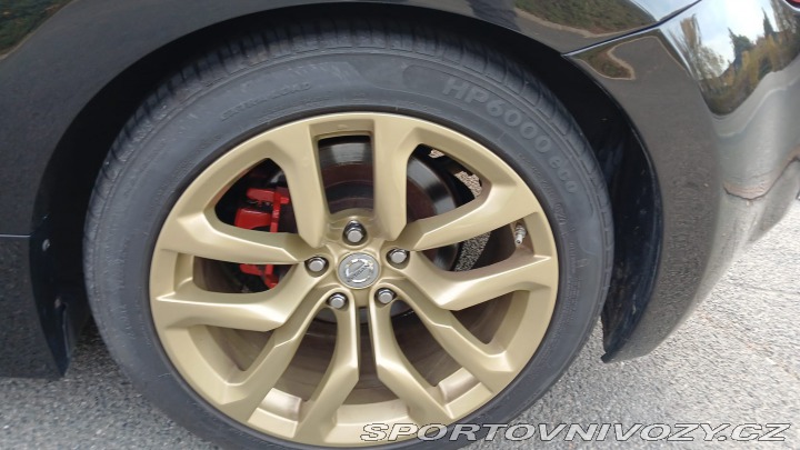 Nissan 370 Z byl krásný, hav. Málo km 2014