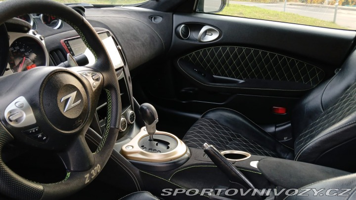 Nissan 370 Z krásný, facelift, málo km 2014