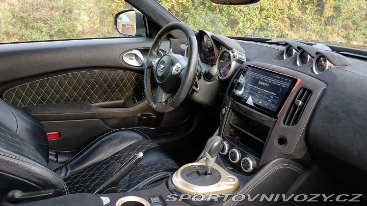 Nissan 370 Z byl krásný, hav. Málo km 2014