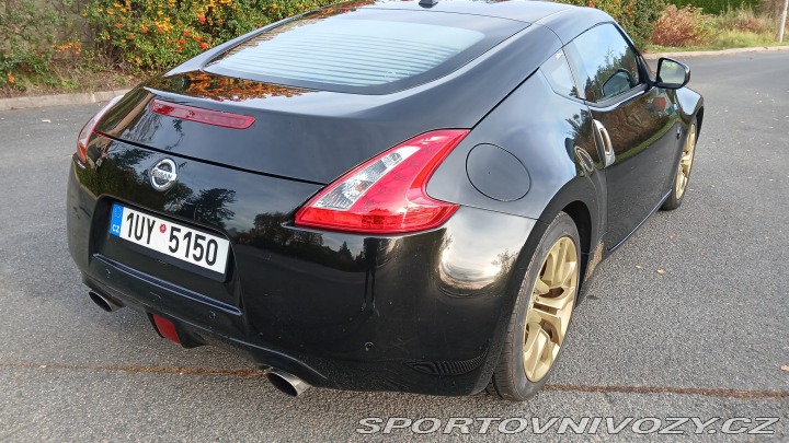 Nissan 370 Z krásný, facelift, málo km 2014