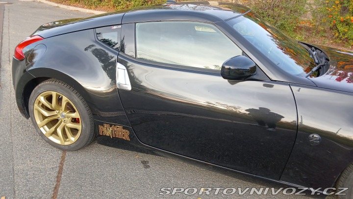 Nissan 370 Z byl krásný, hav. Málo km 2014