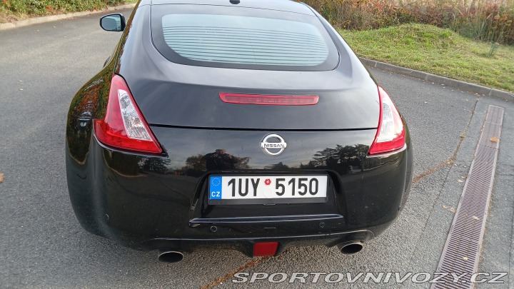 Nissan 370 Z krásný, facelift, málo km 2014