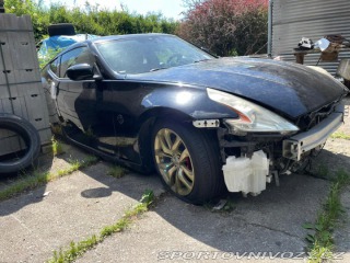Nissan 370 Z byl krásný, hav. Málo km 2014