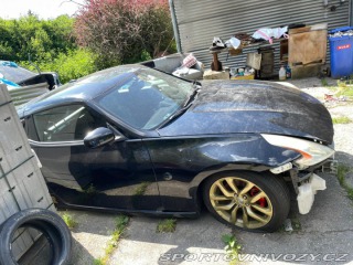Nissan 370 Z byl krásný, hav. Málo km 2014