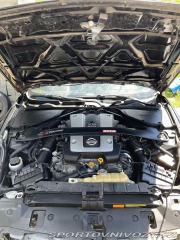 Nissan 370 Z byl krásný, hav. Málo km 2014