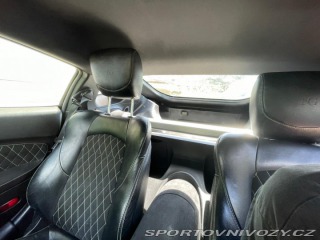 Nissan 370 Z byl krásný, hav. Málo km 2014