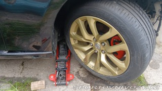 Nissan 370 Z byl krásný, hav. Málo km 2014