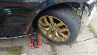Nissan 370 Z byl krásný, hav. Málo km 2014
