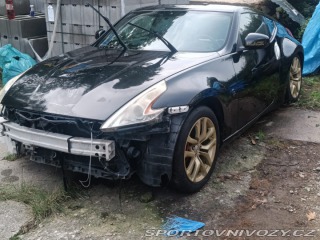 Nissan 370 Z byl krásný, hav. Málo km 2014