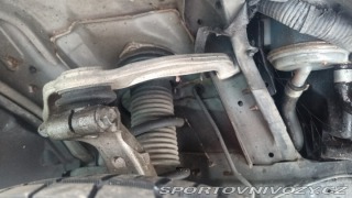 Nissan 370 Z byl krásný, hav. Málo km 2014