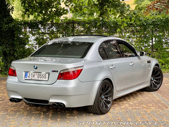 BMW M5 E60 V10 EVENTURI CARBON 2006