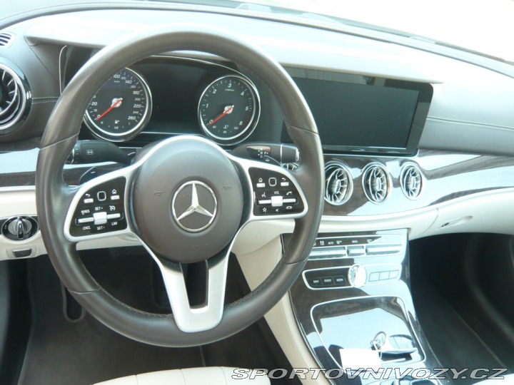 Mercedes-Benz E 220d AMG CABRIO BÉŽOVÁ KŮ 2020