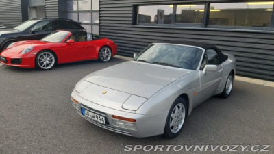 Porsche 944 S2