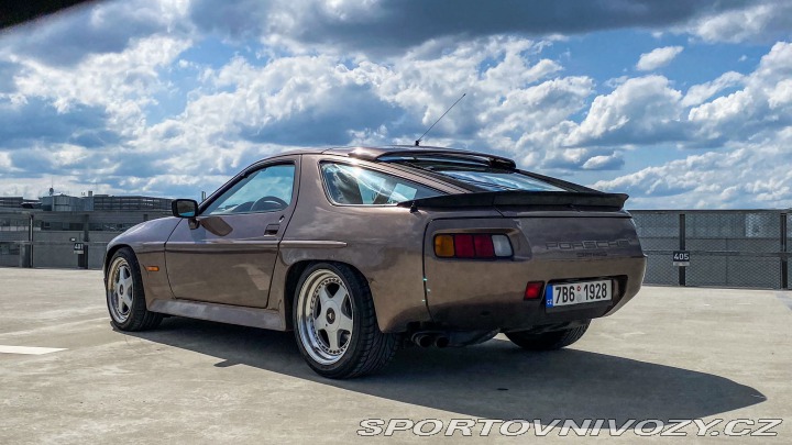 Porsche 928 1984