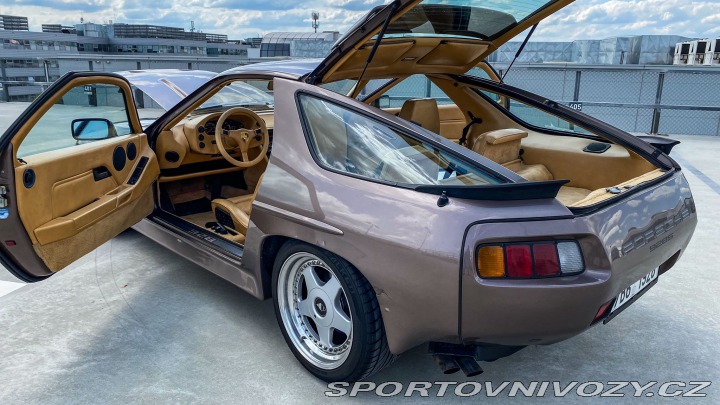 Porsche 928 1984