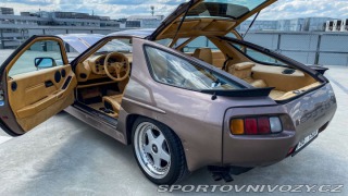 Porsche 928 1984