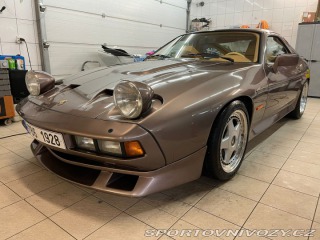 Porsche 928 1984