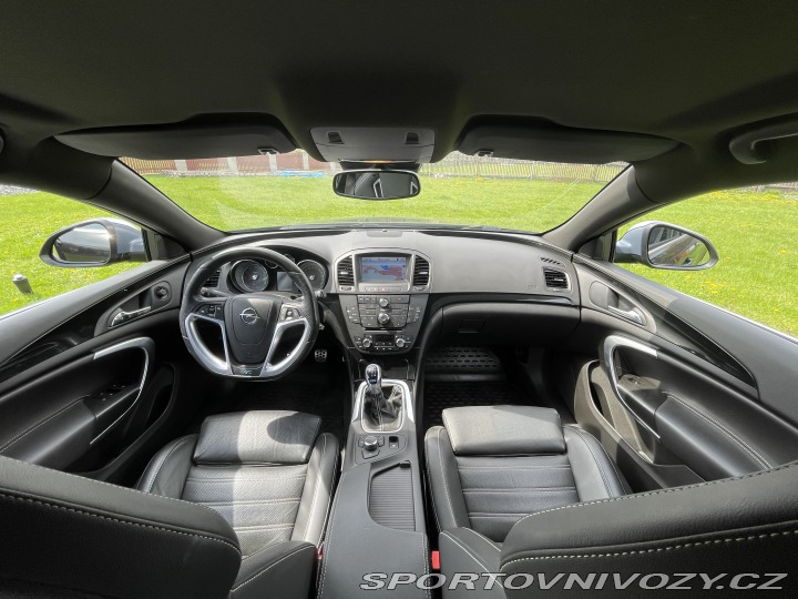 Opel Insignia OPC  2011