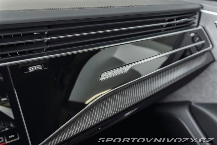 Audi RS Q8 quattro/Sedadla RS/B& 1800