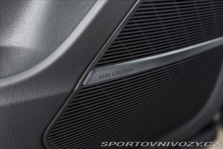 Audi RS Q8 quattro/Sedadla RS/B& 1800