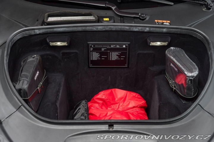 Ferrari F8 Spider /360°/JBL/Lift/Car 2021