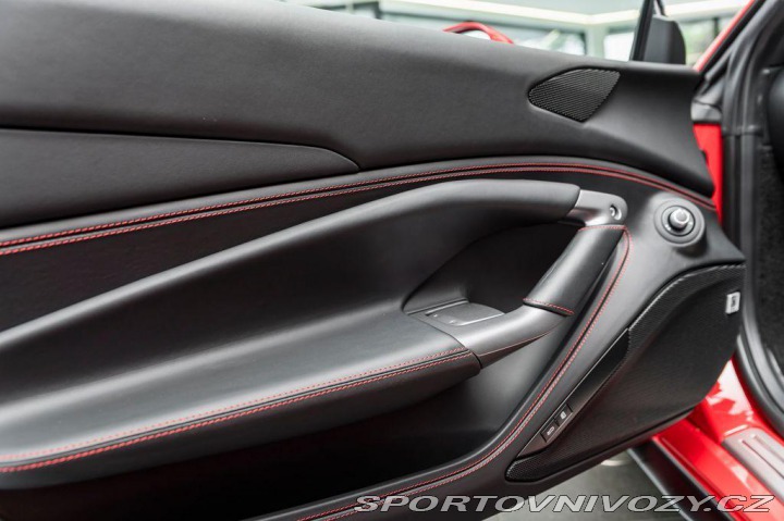 Ferrari F8 Spider /360°/JBL/Lift/Car 2021
